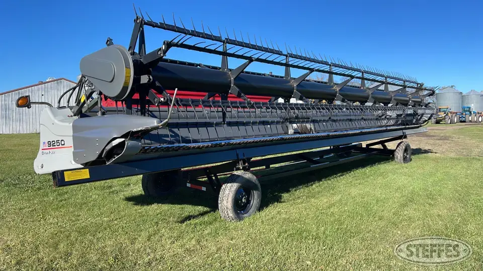 2014 Agco 9250 Draper Head