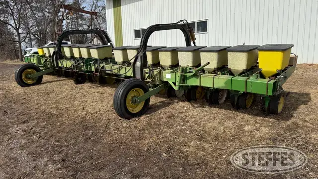 John Deere 7100