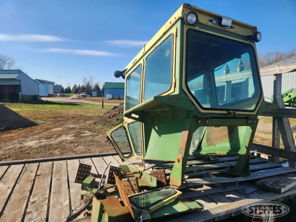 Hiniker Tractor Part