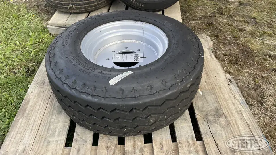 Galaxy 12.5L-16.5 tire Tractor-Implement Tire
