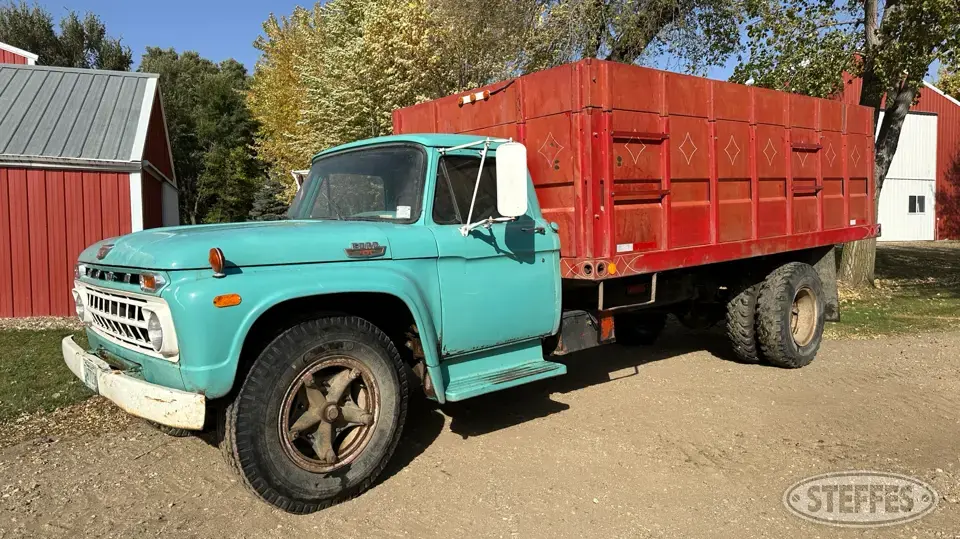 1966 Ford F700 Single Axle Boxed Truck