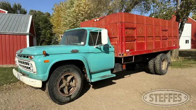 1966 Ford F700