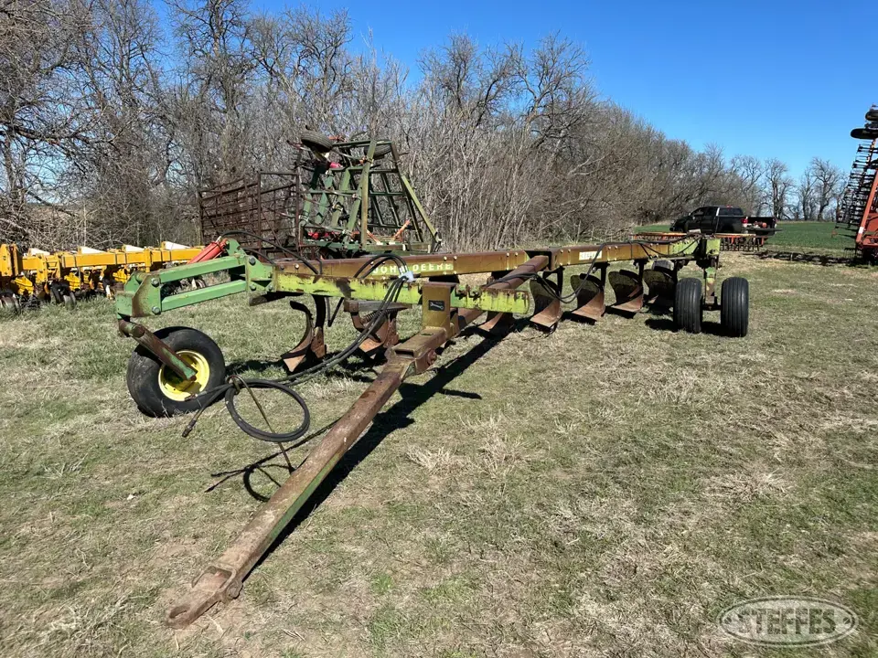 John Deere 3600 Plow