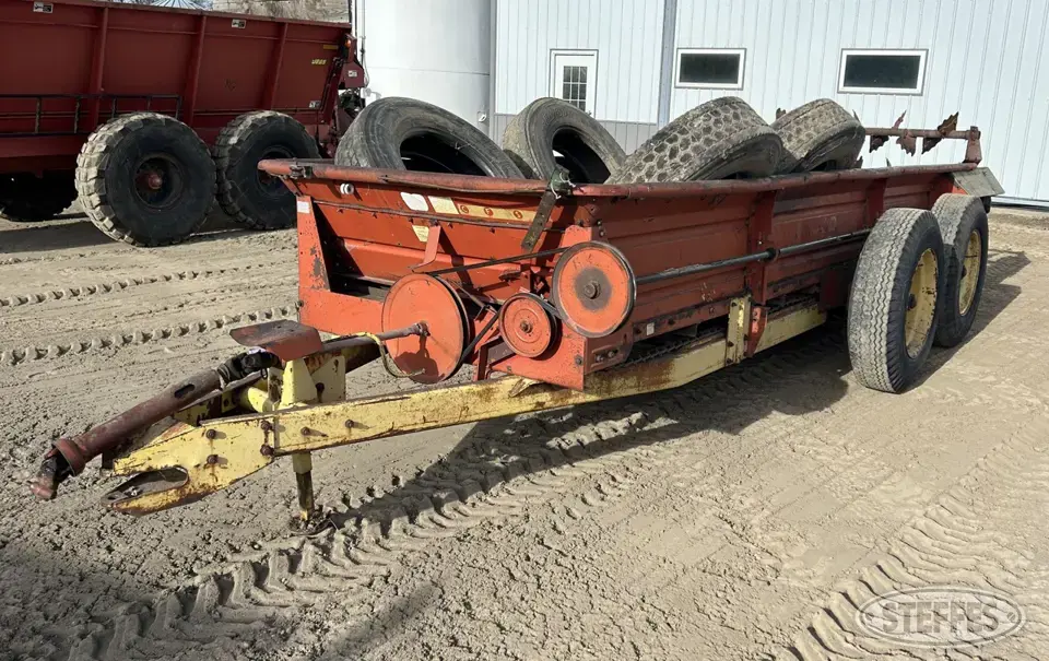 New Holland S676 Manure Application Equipment