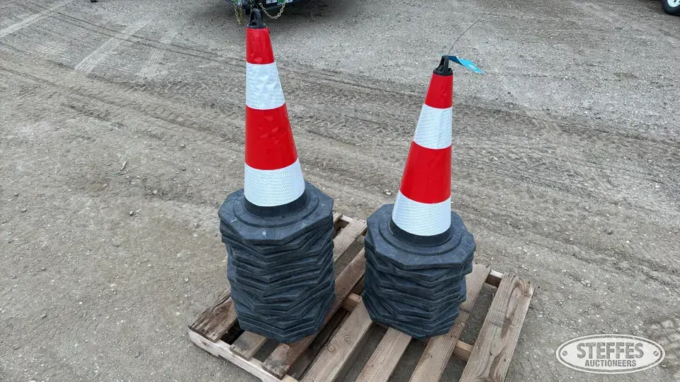 (28) Traffic cones Construction Support Item