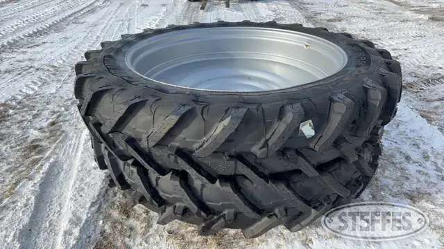 (2) Michelin AgriBib 380/90R54