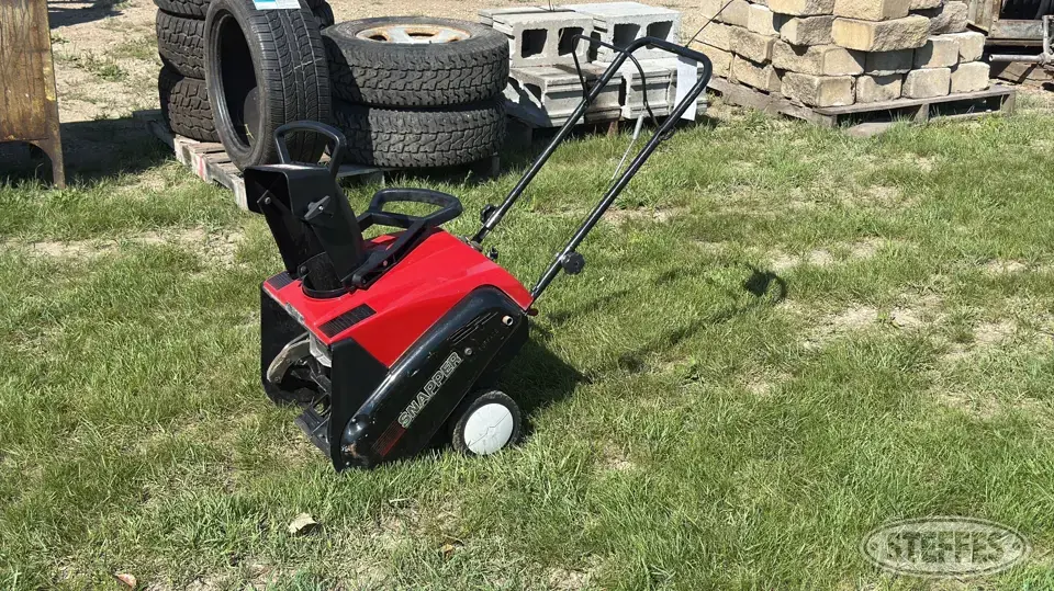 Snapper LE3170R Self-Propelled Snowblower