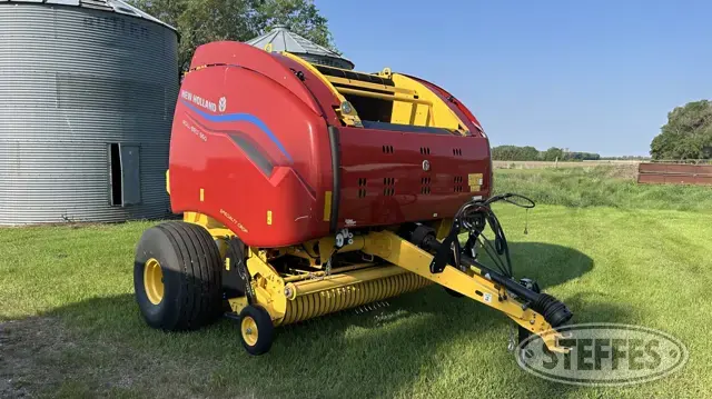 2022 New Holland Roll-Belt 560