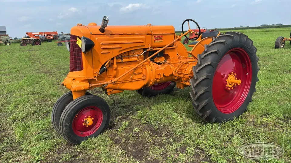 Minneapolis-Moline R 2WD Tractor
