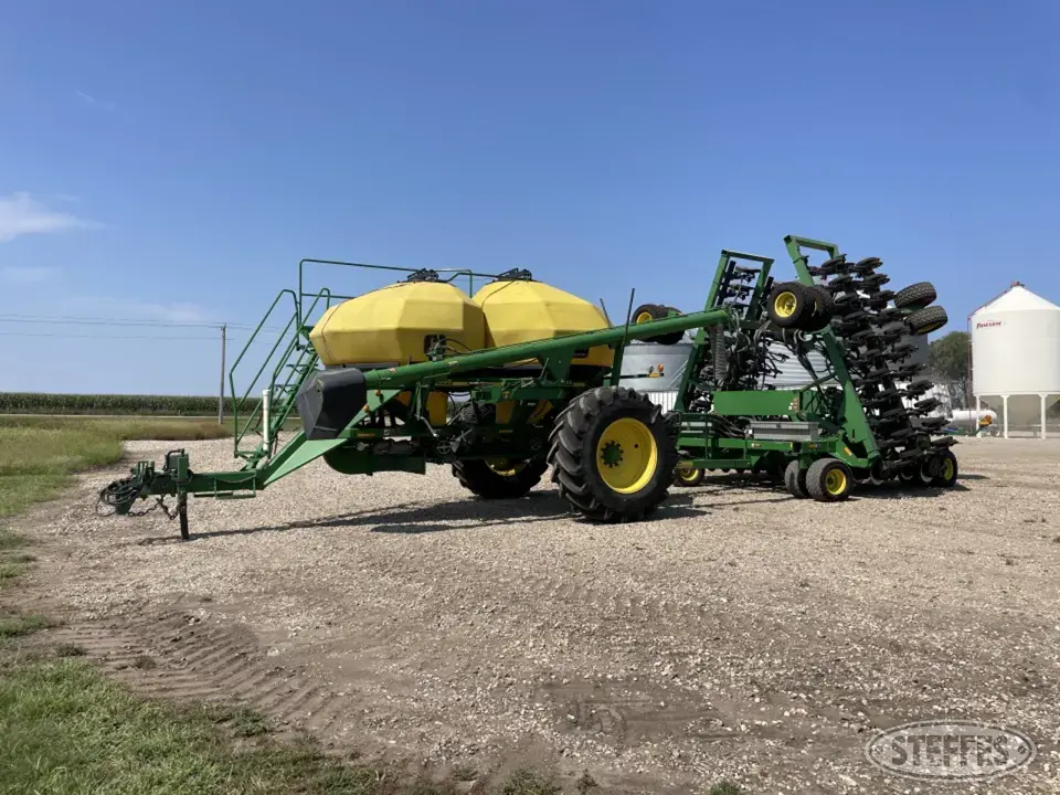 John Deere 1850 Air Drills and Air Seeder