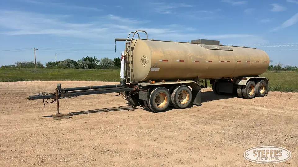 1996 Beall BISSTT-68-1 6,800 gal. Pup Trailer
