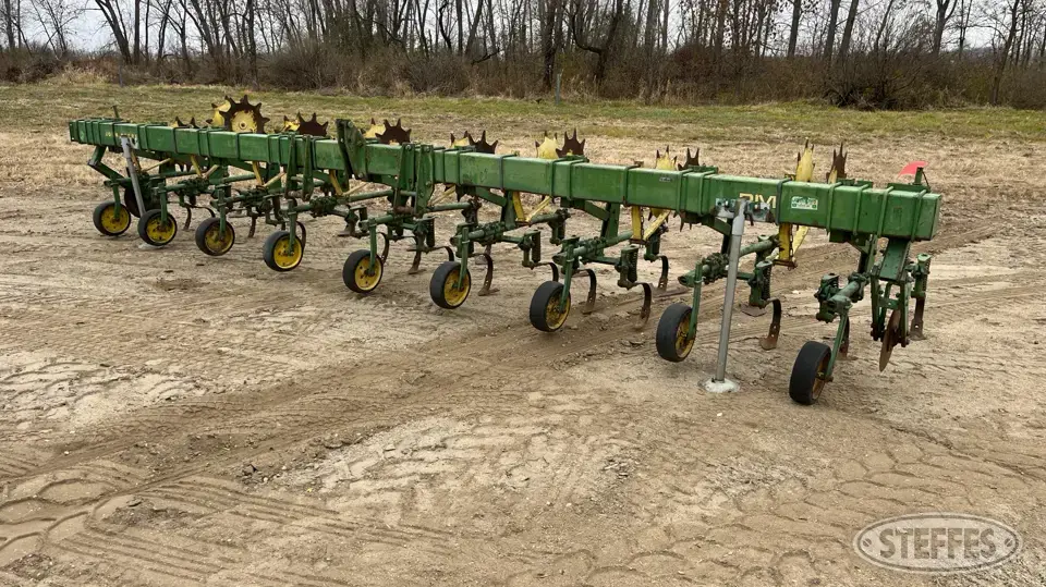 John Deere RM Row Crop Cultivator