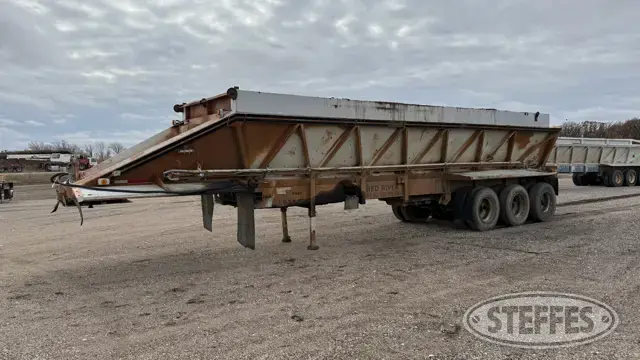 2000 Red River LB334