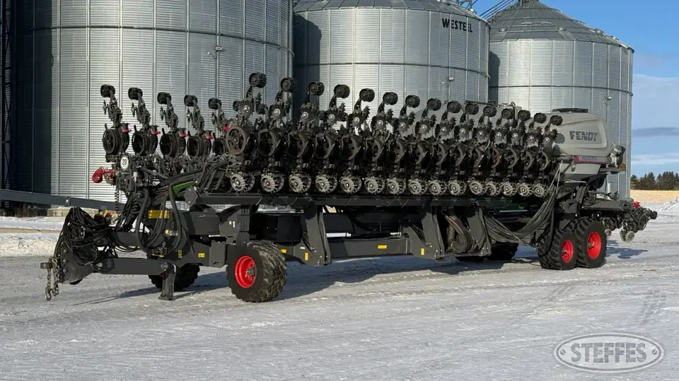 2022 Fendt Momentum 36 12 or More Row Planter