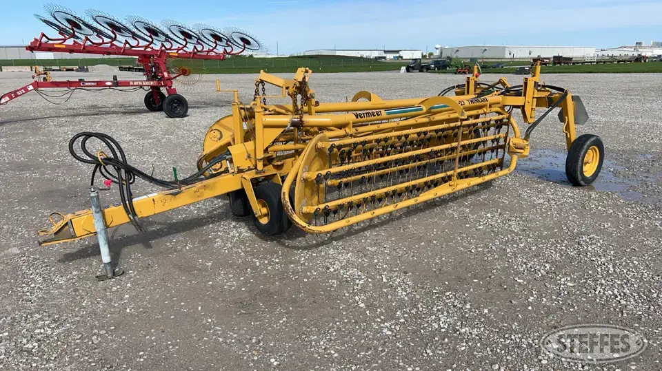 Vermeer R-23 Twin Rake