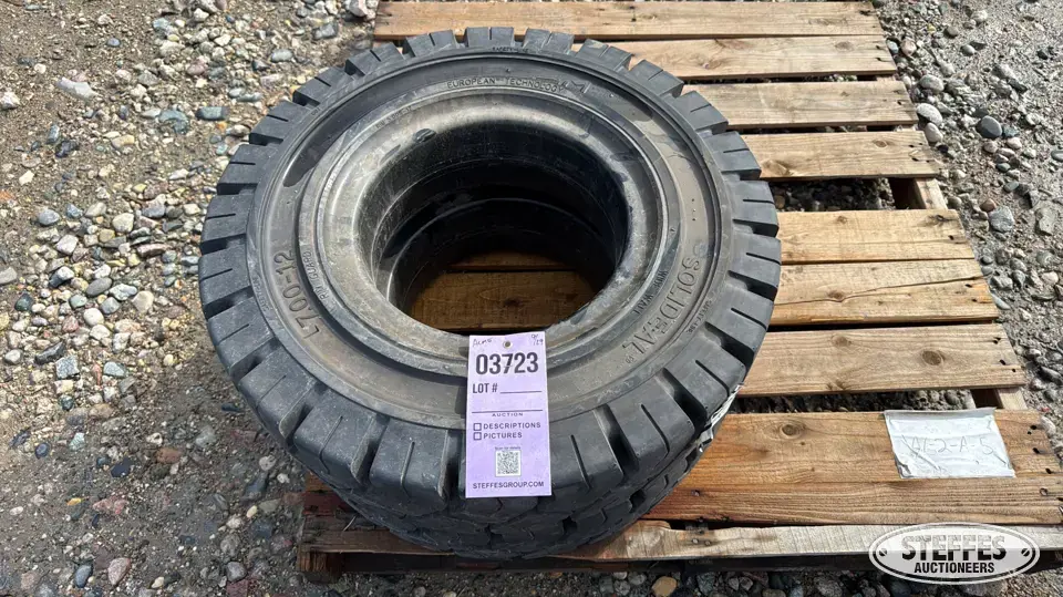 (2) Magnum Solideal 7.00-12 forklift tires Construction Equipment Tire