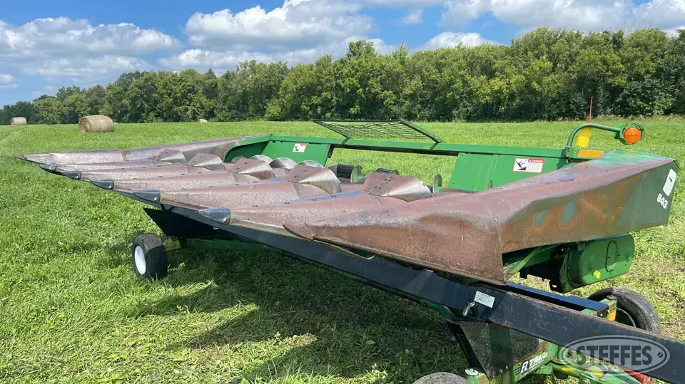 John Deere 643 Corn Head