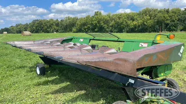 John Deere 643