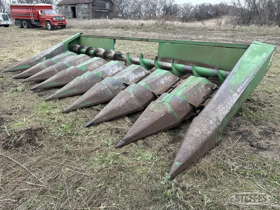 John Deere 843 Corn Head