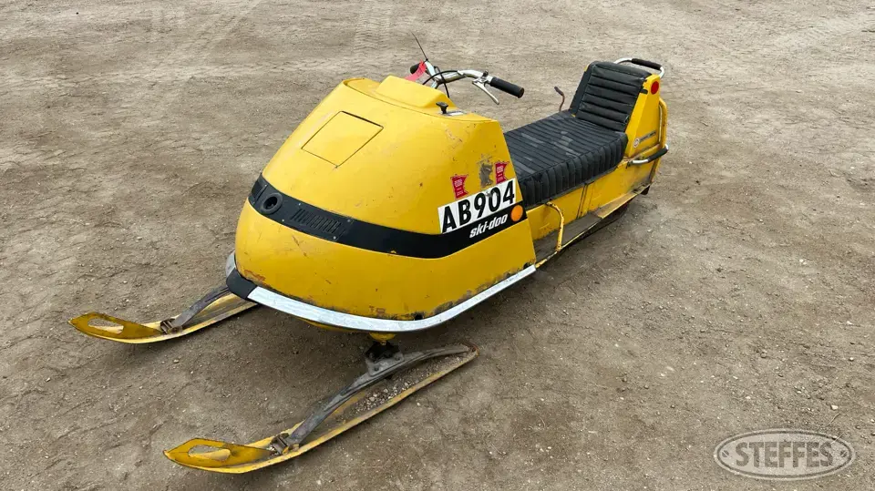 Ski-Doo Olympic 320 AS/e Snowmobile