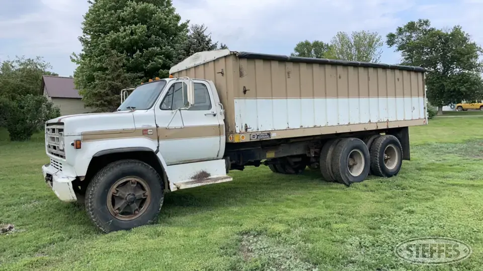 1984 GMC 7000 Tandem Boxed Truck