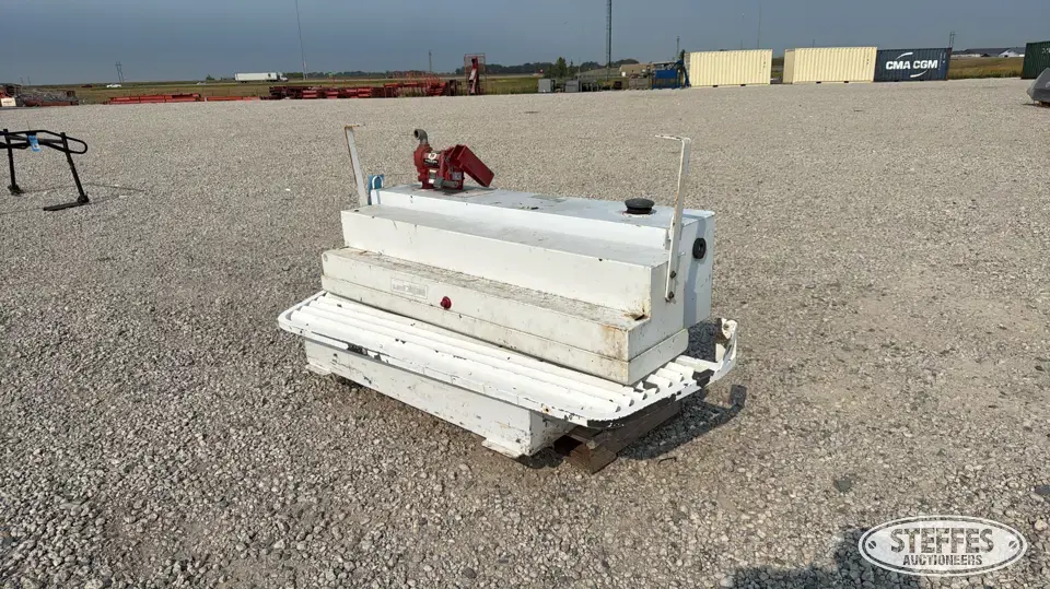 100 gal. L-shape fuel tank