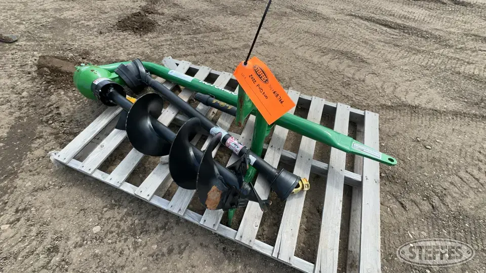 2022 Frontier PHD200 Tractor Loaders and Attachment