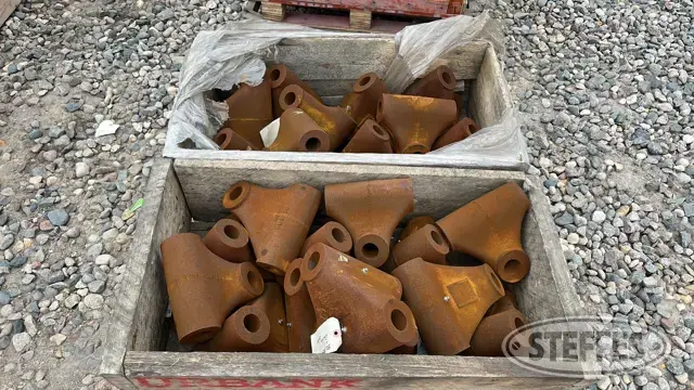 Approx. (22) Summers tillage knuckles