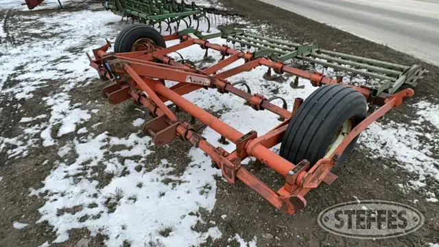 Allis Chalmers 1300