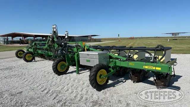 2010 John Deere 1720