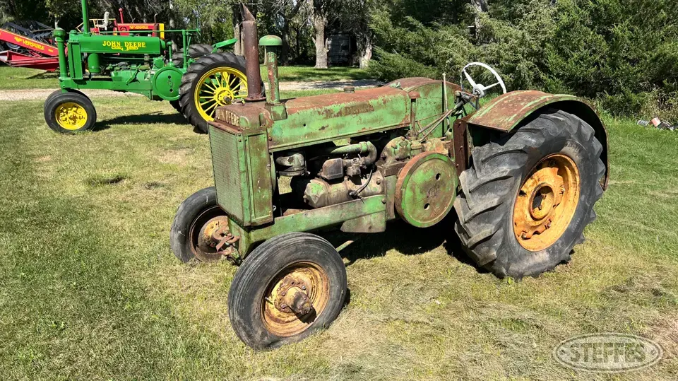 1944 John Deere AR Collectible Tractor