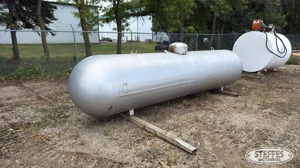 1973 Master Tank 1,000 gal. LP tank