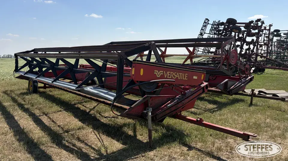 (2) Versatile 2400 bi-directional cutting heads Draper Head