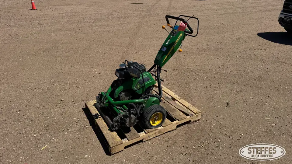 John Deere 220 E-Cut Hybrid Push Mower