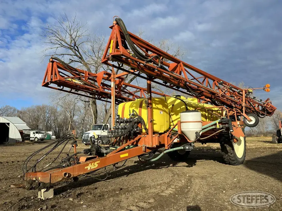 2006 H&S Pull-Type Sprayer