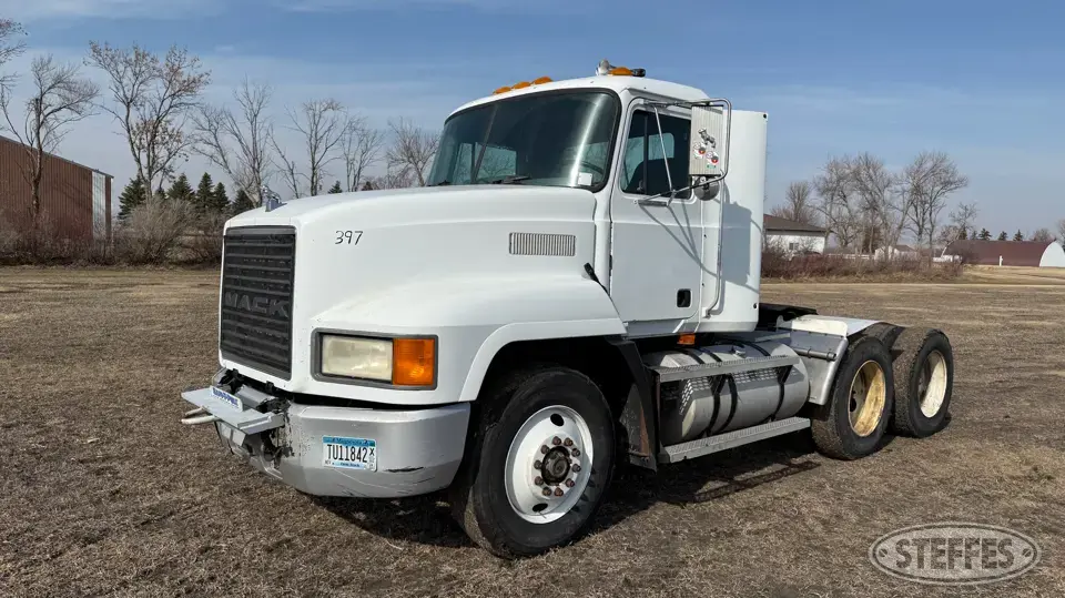 1997 Mack CH613 Conventional Truck without Sleeper
