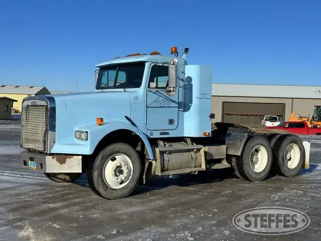 1998 Freightliner FLD120