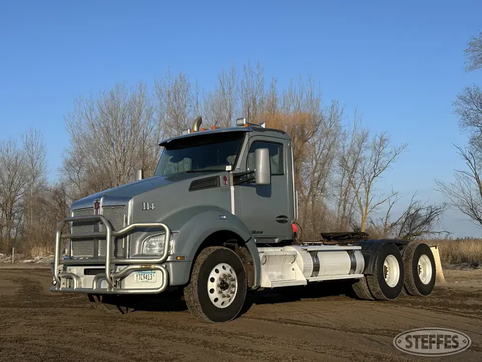 2016 Kenworth T880 Conventional Truck without Sleeper