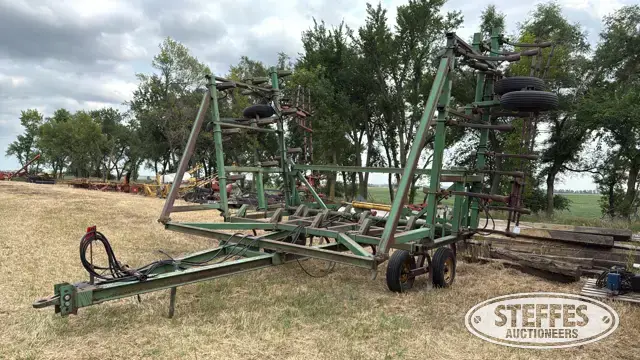 John Deere 1610