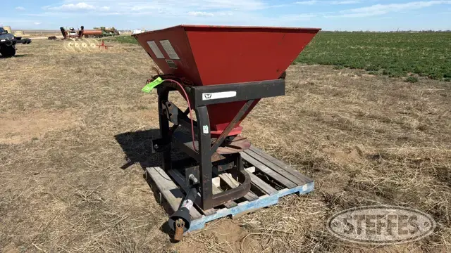 Worksaver fertilizer spreader