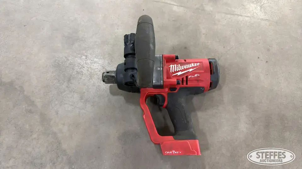 Milwaukee 1" cordless impact Power Tool