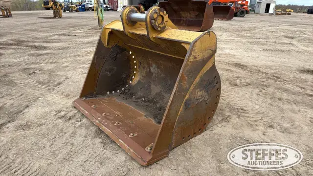 CAT excavator bucket