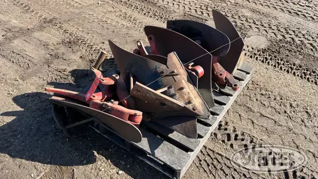 (5) International Harvester