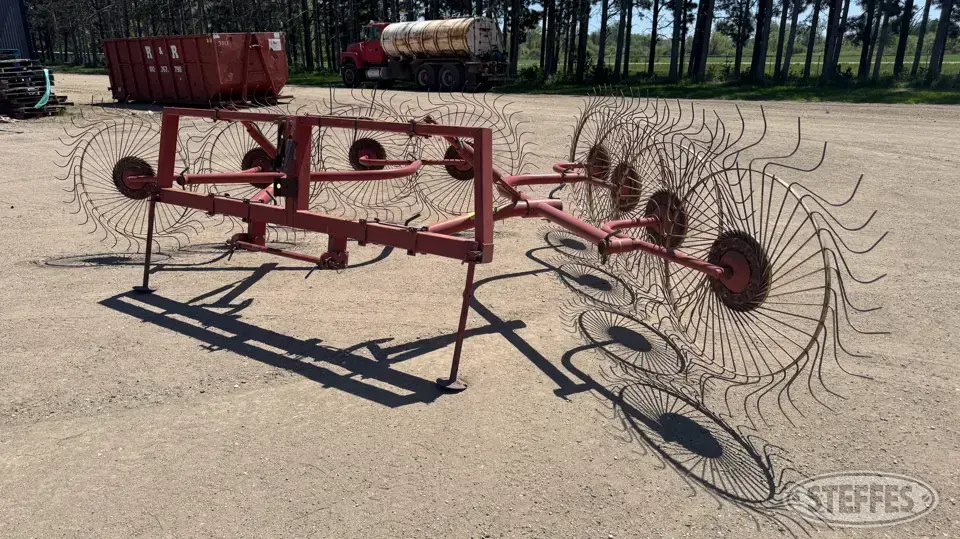 Gehl 308 Rake