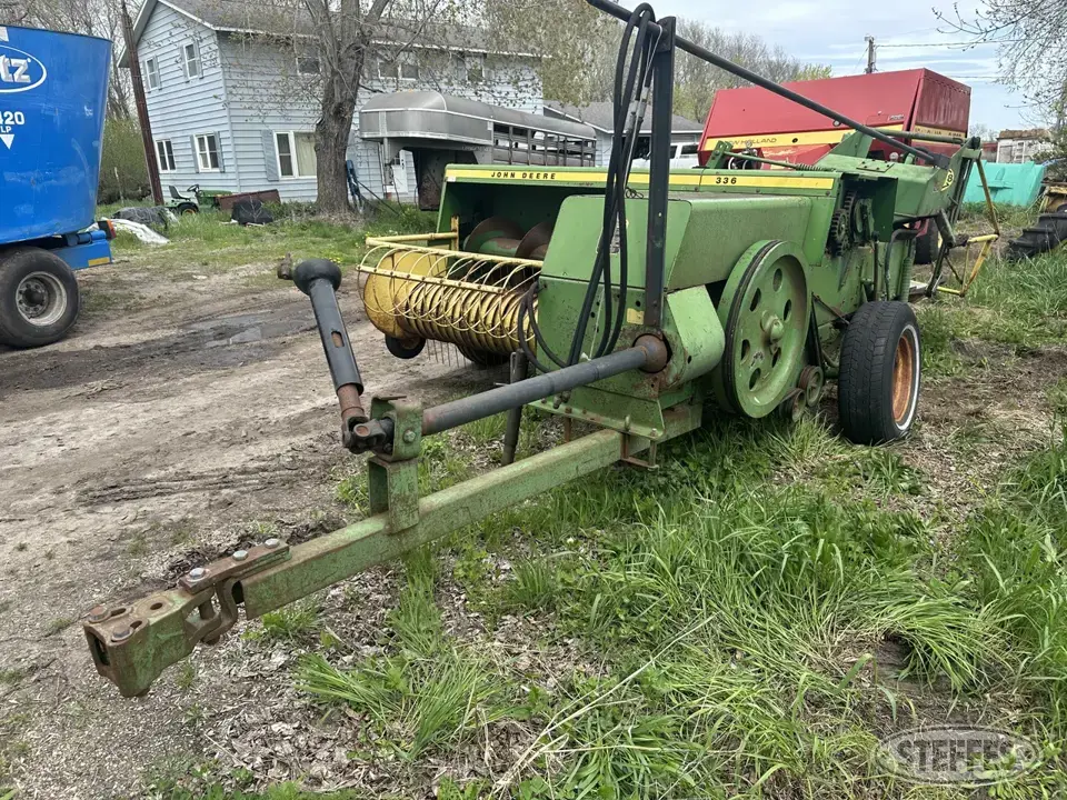 John Deere 336 Square Baler