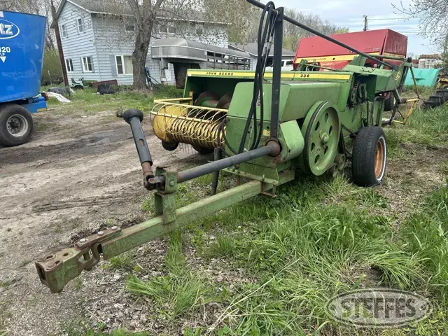 John Deere 336