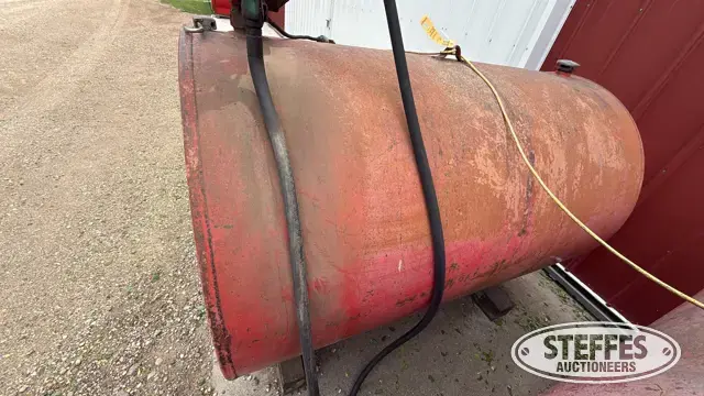 550 gal. fuel tank