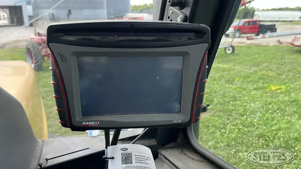 Case IH FM-750 w/EZ-Steer GP