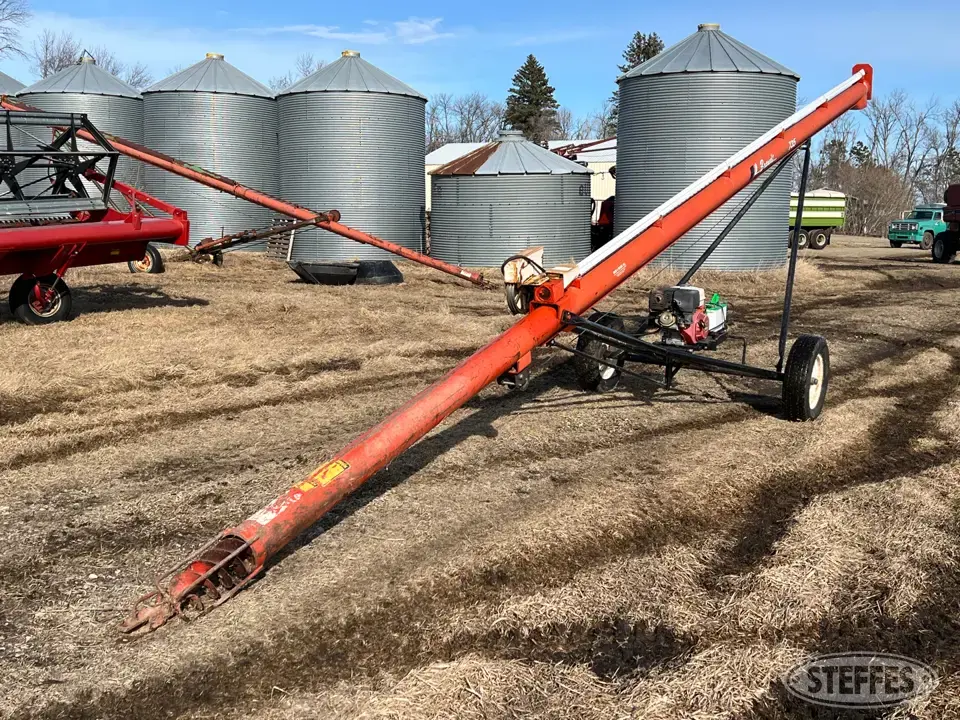Brandt 735 Straight Auger