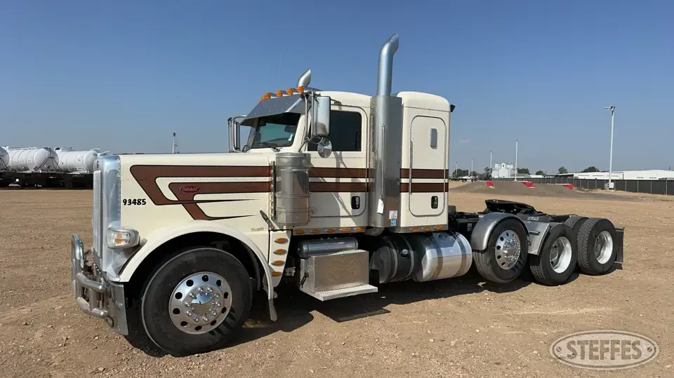 2018 Peterbilt 389 Conventional Truck with Sleeper